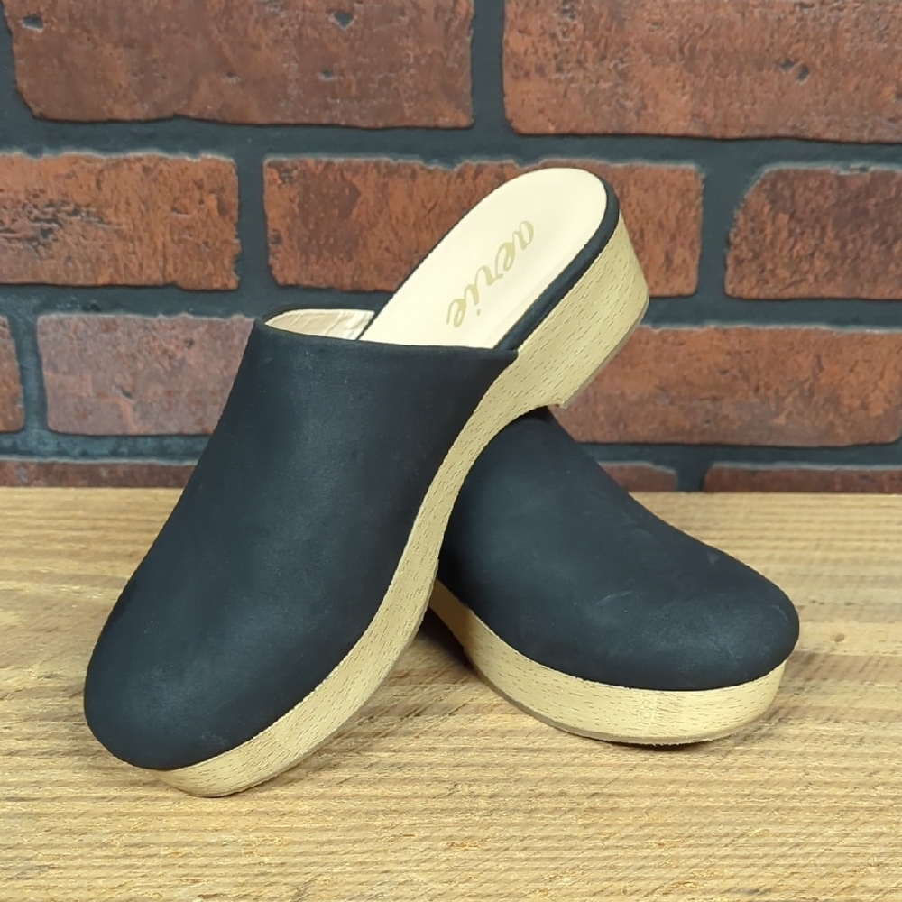 aerie Black Slip-On Platform Mule Clogs with Faux-Wood Sole Women's Sz 7